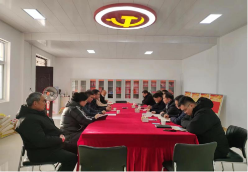 1.15市產(chǎn)投集團赴邢寨慰問簡報(2)176.png